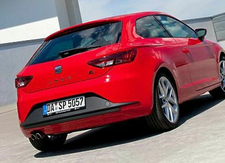 Изображение SEAT Leon SC на 65 тысяч дешевле «пятидверки»