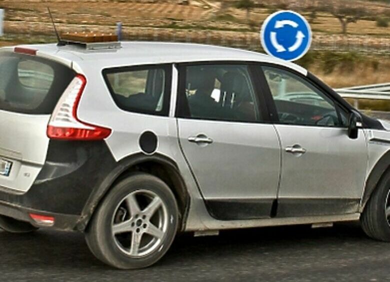 Изображение В «Renault» тестируют новый Koleos