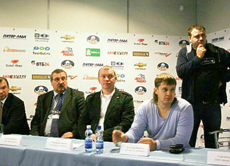 Изображение 21 ноября в салоне «Питер-Лада»на Кингисеппском шоссе, 50, состоялась встреча команды «Дикая Россия», посвященная итогам сезона-2012.