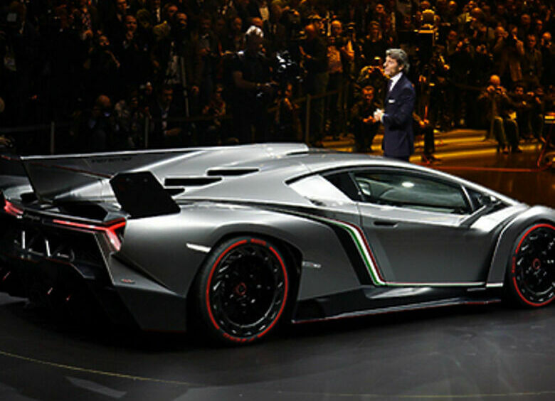 Изображение «Lamborghini» залил свой юбилей «ядом»
