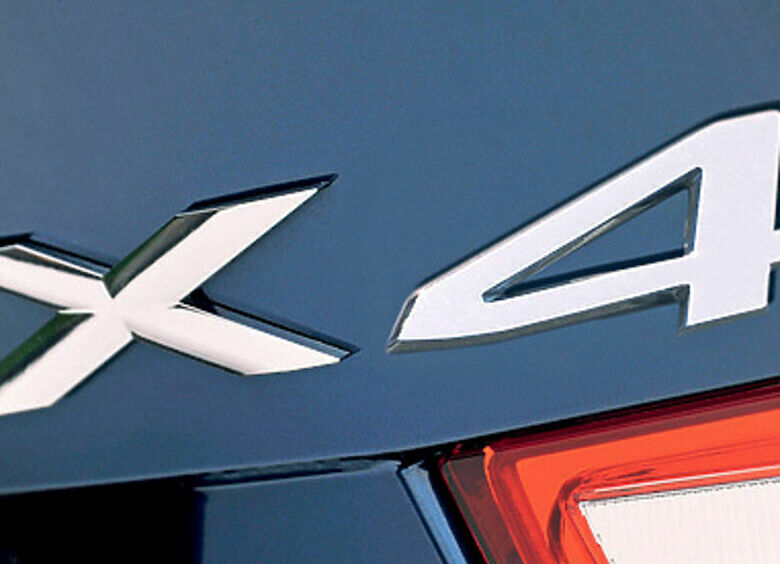Изображение BMW X4 «приклеили» ценник