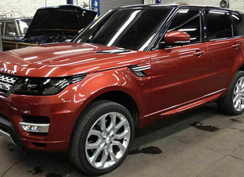 Изображение Range Rover Sport запалили из глазка