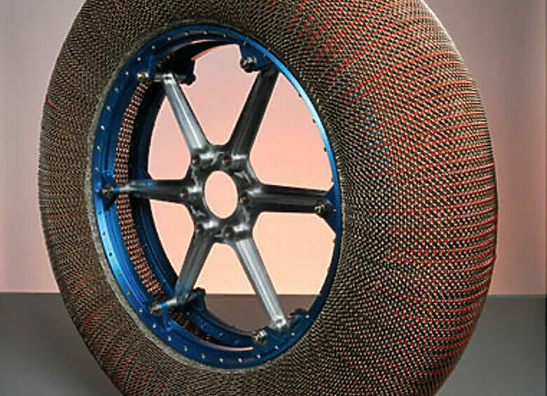 Изображение Безвоздушные шины Goodyear Spring Tire для эксплуатации в жесточайших условиях на Луне и на Земле