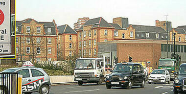 Въезд-то он въезд,  да кто ж его даст?