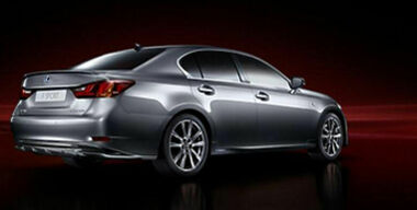 Lexus «зарядил»