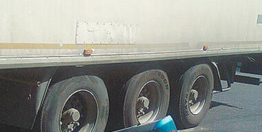 Клин пробкой вышибают