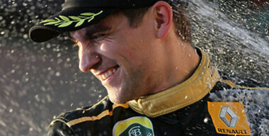 «Формула-1» - Виталий Петров рискует!