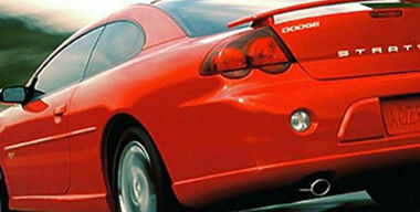 Таксист выбросил клиента под колеса авто