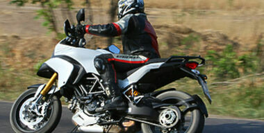 Три кита на черепахе