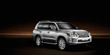 След в след