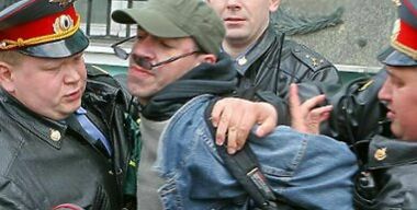 Дружба автомобилистов оказалась крепче милицейских наручников