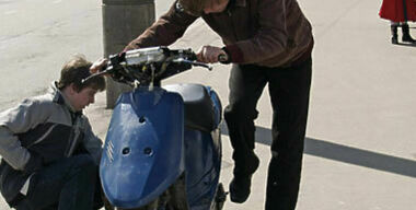 Мопедофилов отправят  в школу?