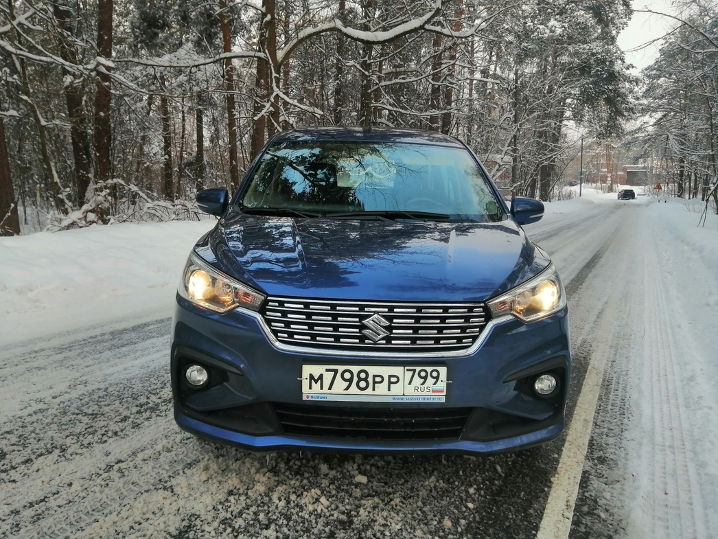 «Подгон» по-братски: тест-драйв «бюджетной» Suzuki Ertiga