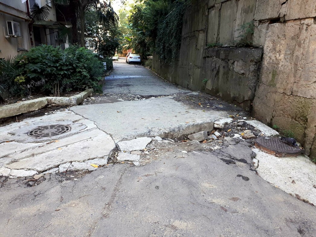 Состояние придомовых территорий вызывает ужас