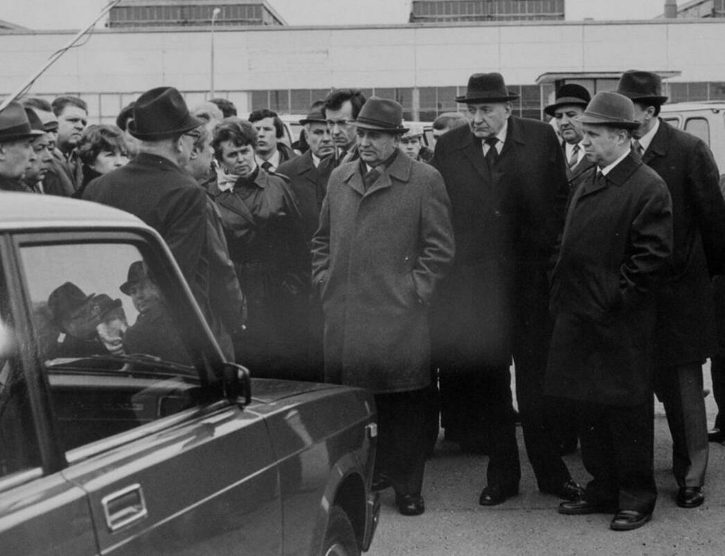 Михаил Горбачев в Тольятти.