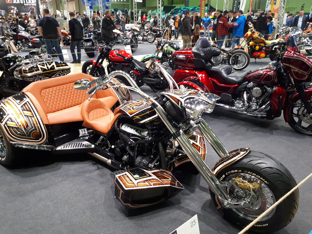 Трицикл зубных техников