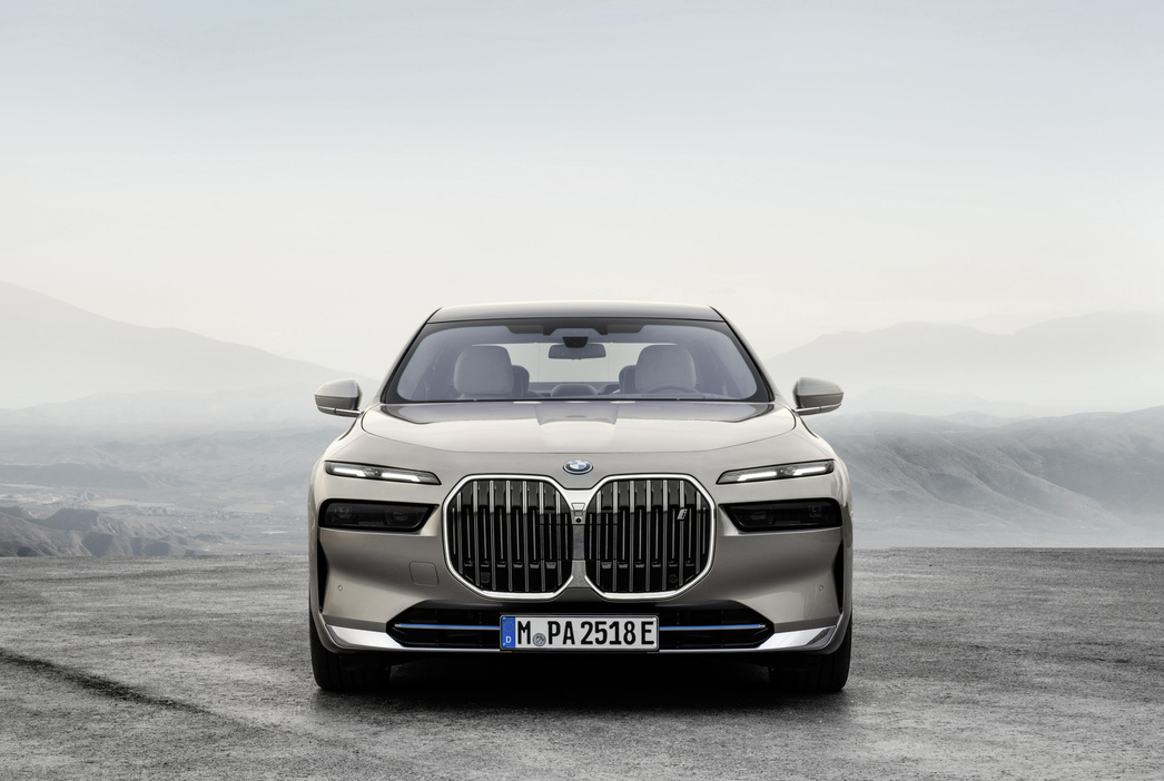       BMW 7- - 