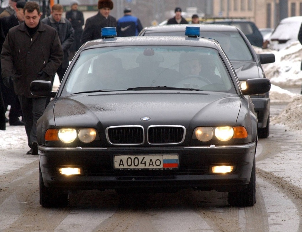 Владимир Жириновский в свое время передвигался на служебном BMW 7-серии.