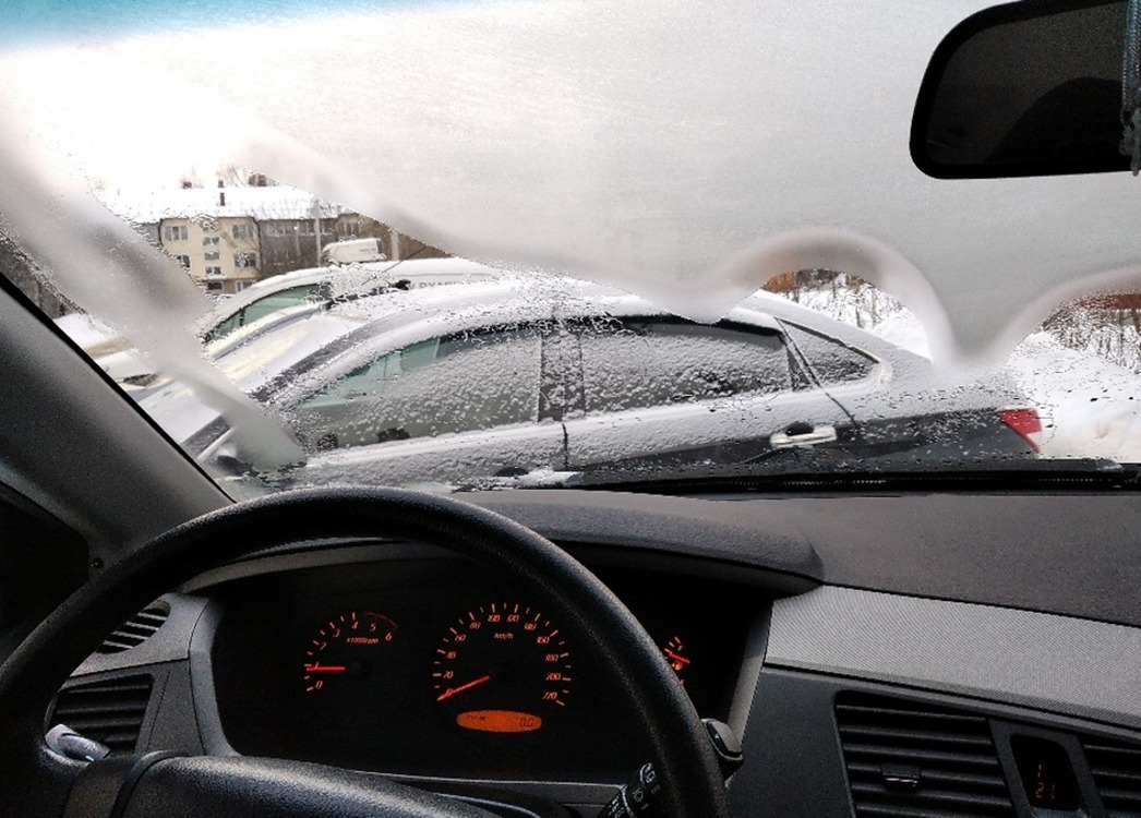 Почему в машине тепло. Тепло в машине. Тепло в машине зимой. Тепло в машине зимой фото. Как сохранить тепло в машине зимой.