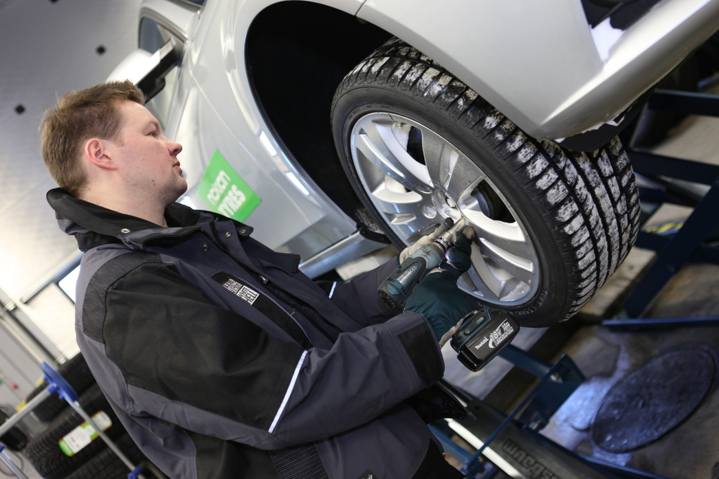Сроки замены зимней. Nokian Tyres. Шинный бизнес. Конвейер для автомобильных шин