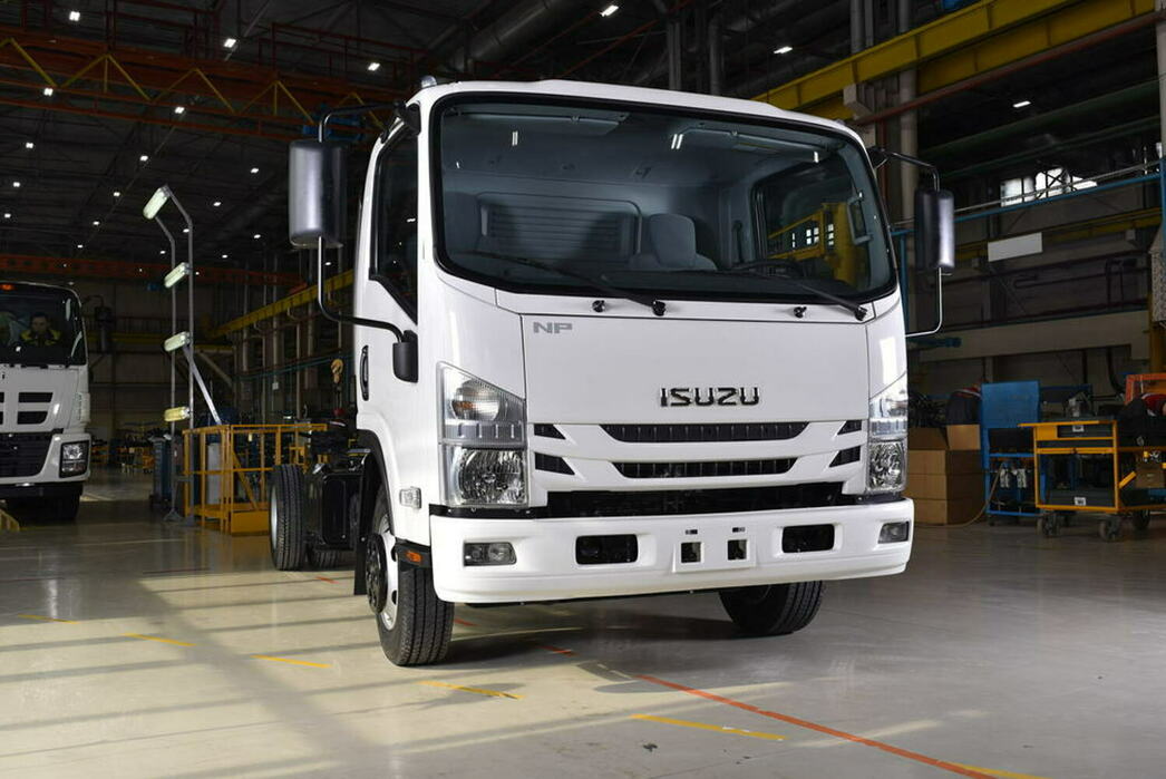 Isuzu Elf.