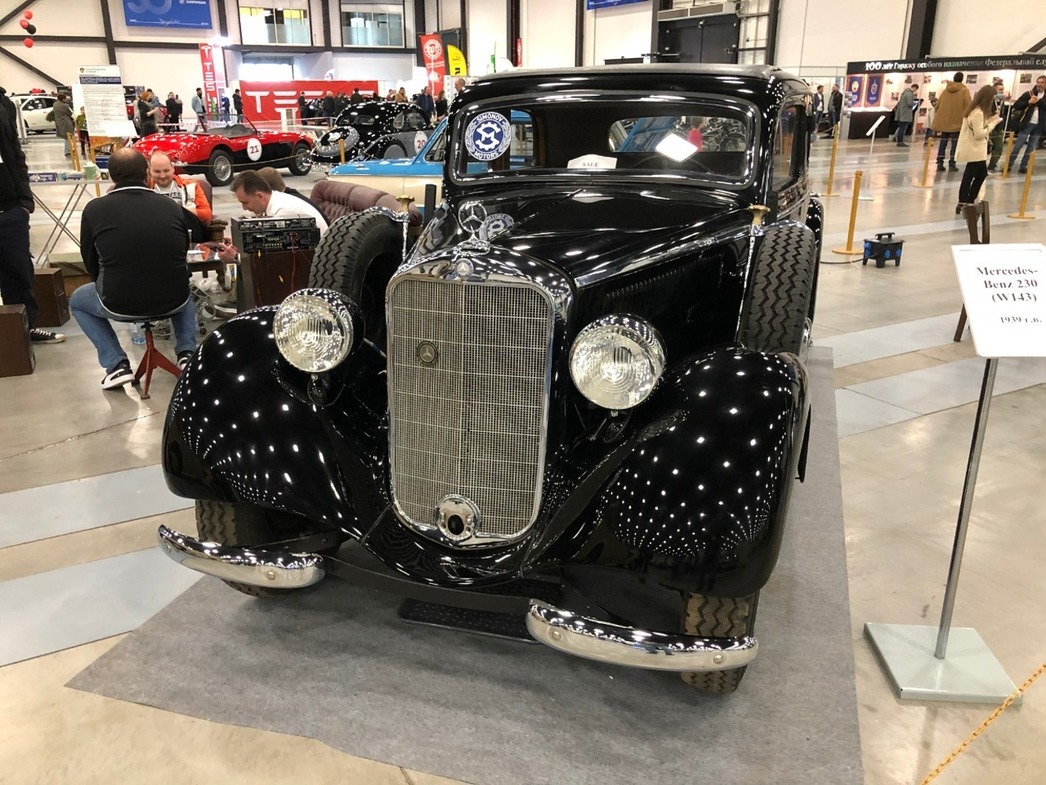 Mercedes 230 W143/320 W142.