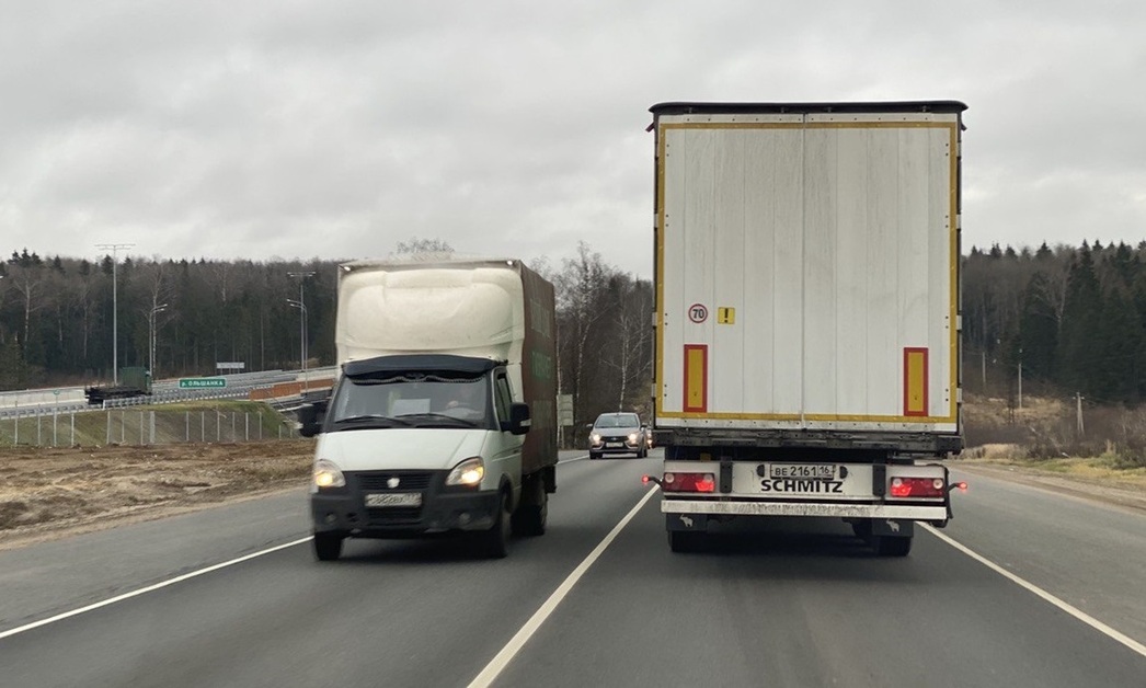 Грузовик гибдд. Безопасность водителя грузовик. А 107 когда. Какого числа закрывают дороги для грузового транспорта.