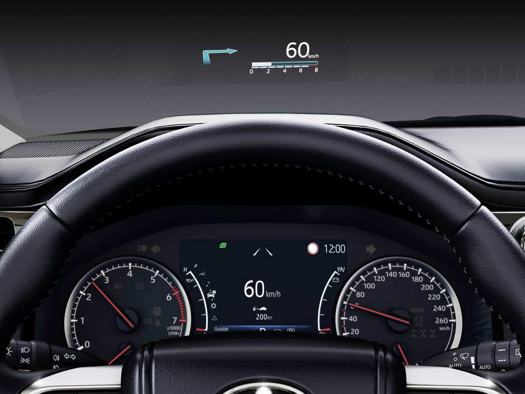 Цифровая панель приборов нашла себя рядом с аналоговыми стрелками.