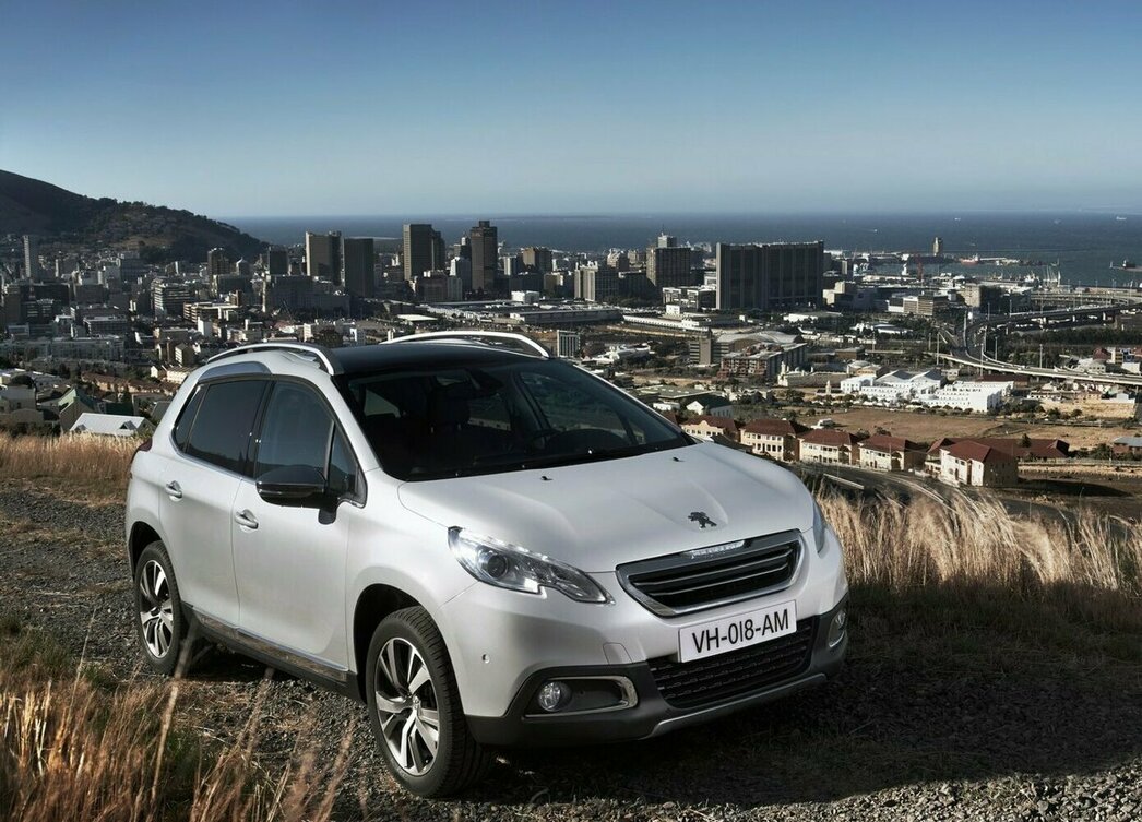 На фото Peugeot 2008 2014 модельного года