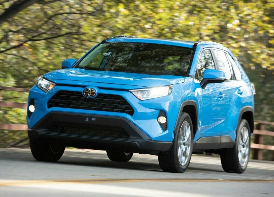 На фото Toyota RAV4 2019 модельного года
