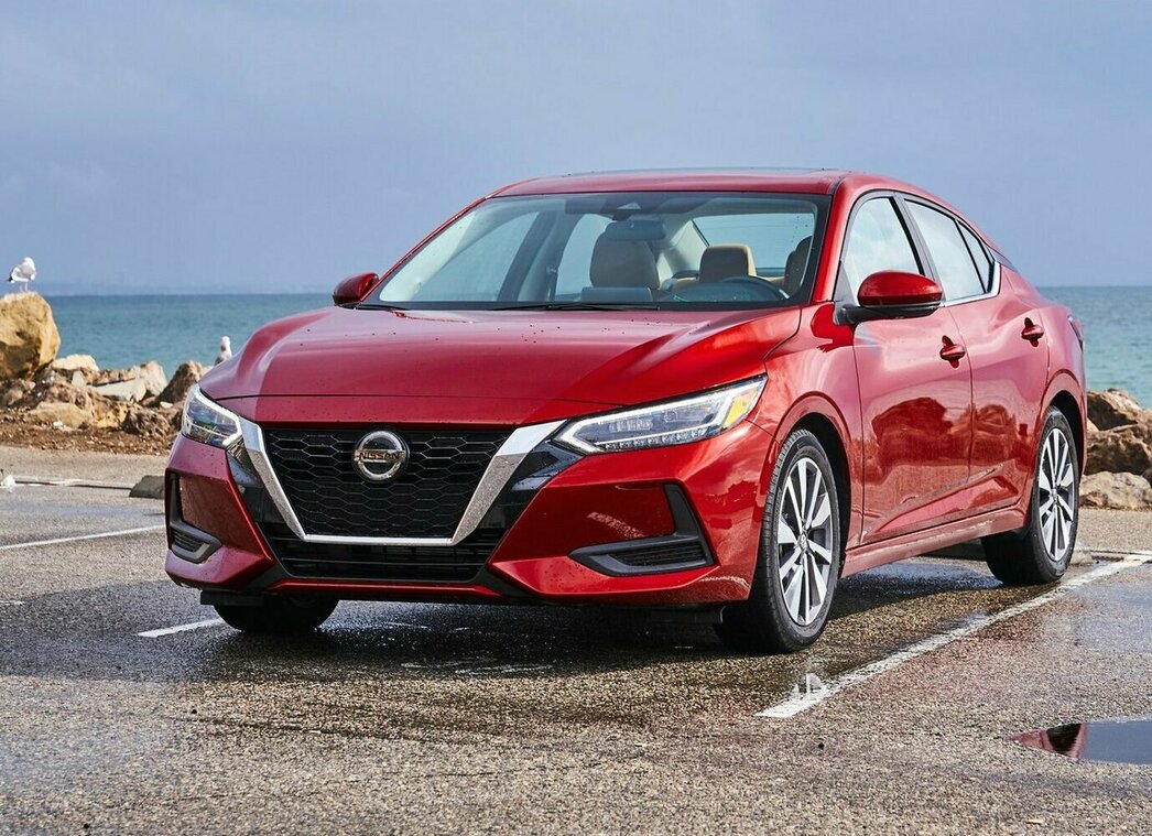 На фото Nissan Sentra 2020 модельного года