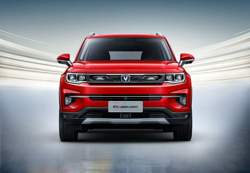 На фото Changan CS35 Plus