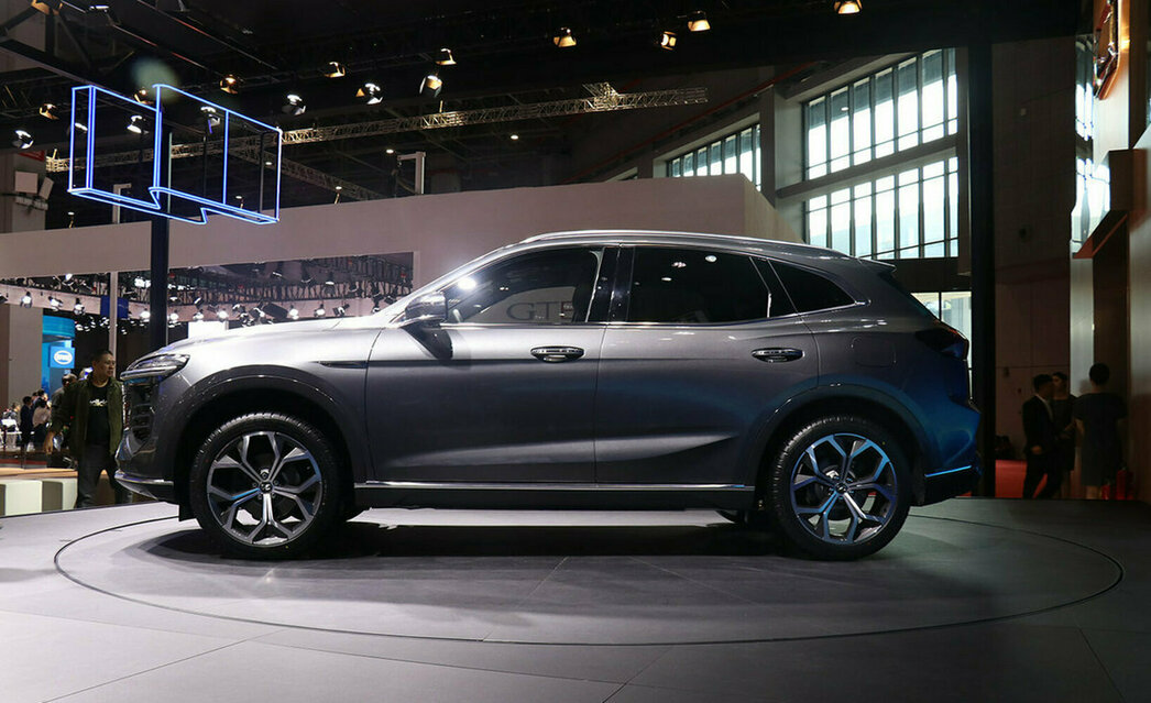 На фото Zotye B21