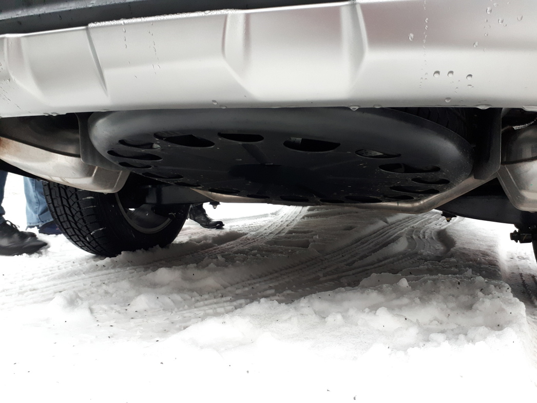 Запасное колесо разместили в самом грязном месте