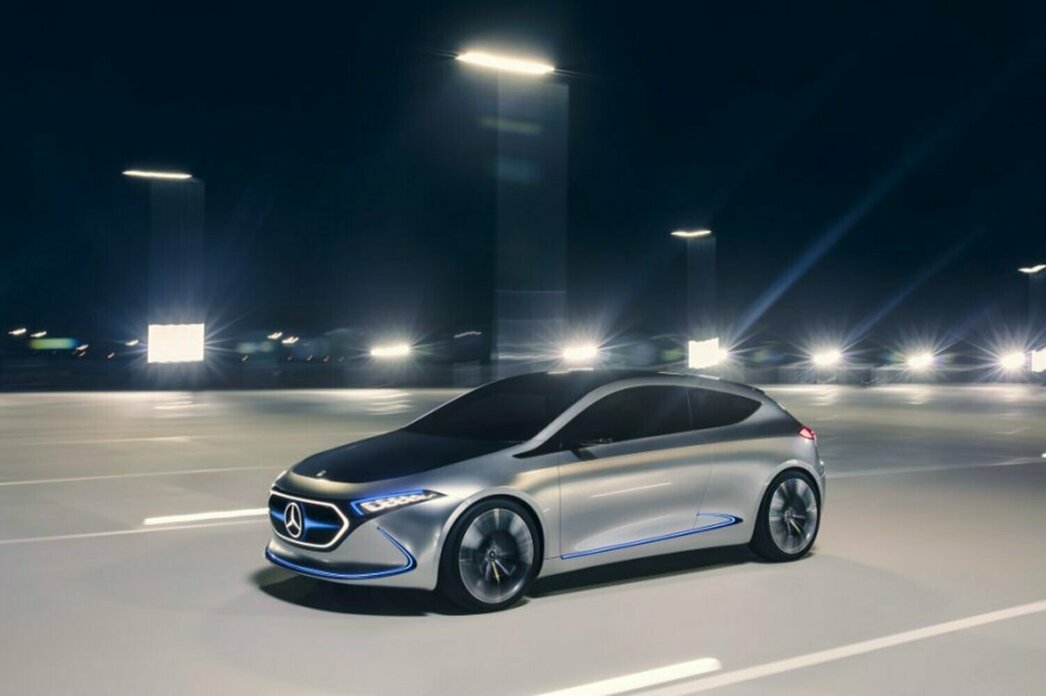 На фото коцепткар Mercedes-Benz EQA