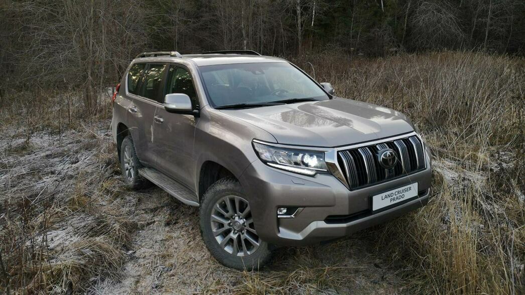 На фото Toyota Land Cruiser Prado 2018 модельного года