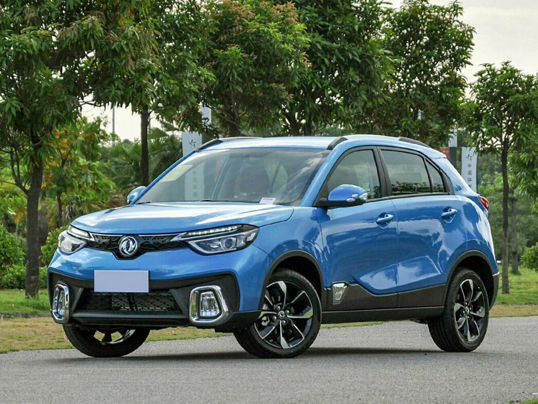 Компактный кроссовер Dongfeng AX4