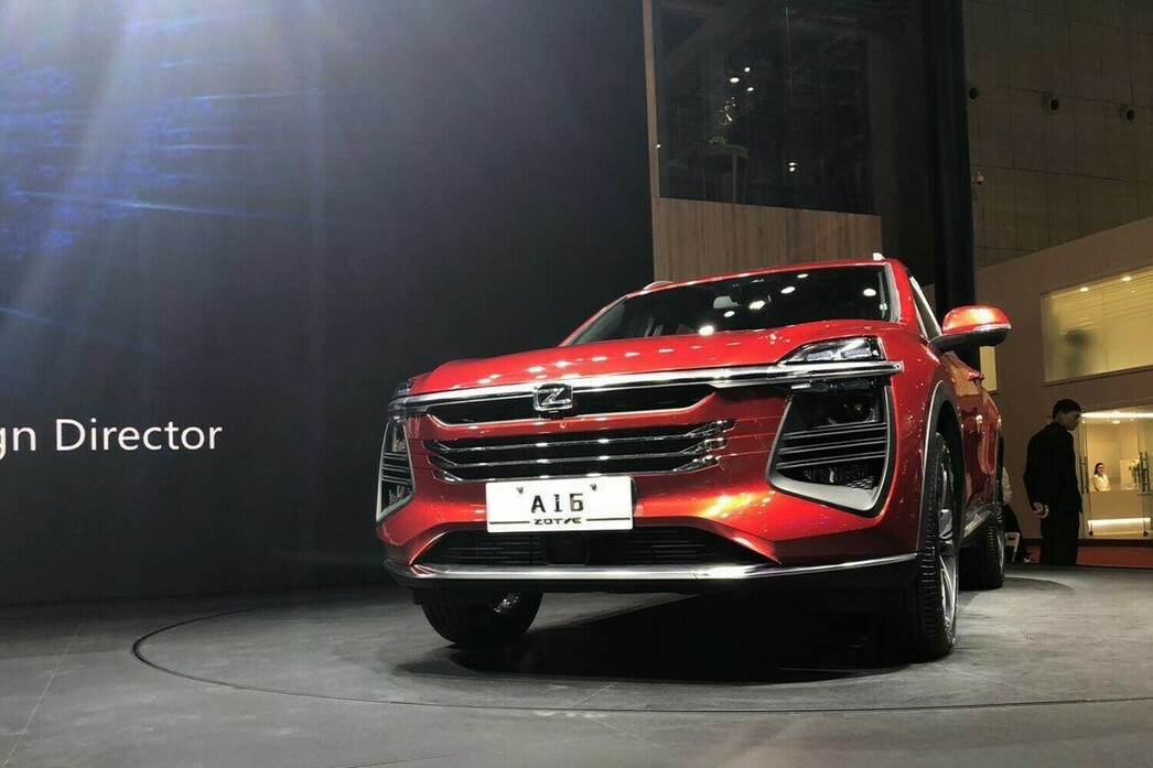 На фото Zotye TS5