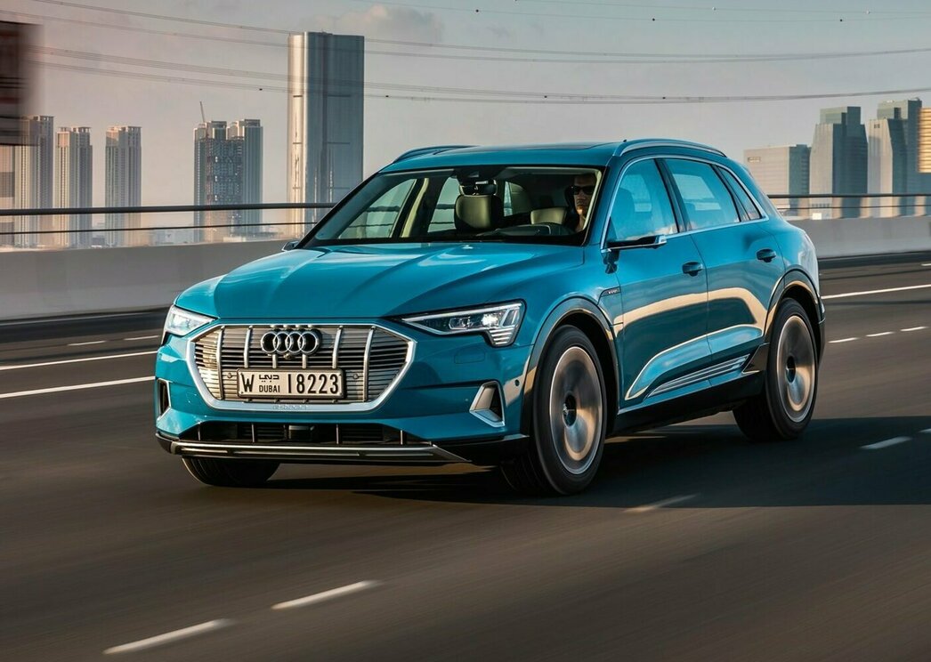На фото Audi e-tron 2020