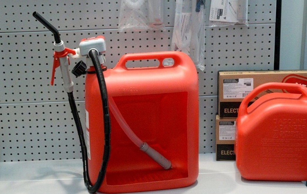 Канистра плюс мини-помпа – получается мини-АЗС.