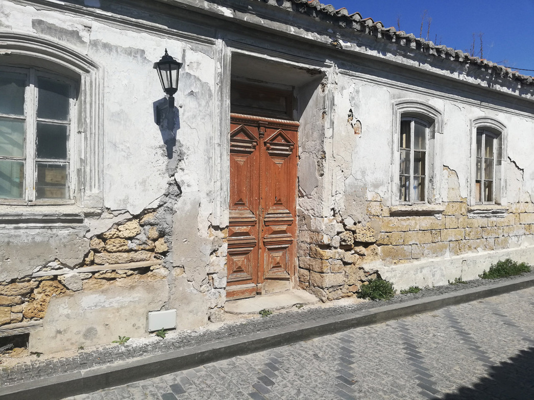 Здания, дошедшие до нас из самой глубины веков, пожалуй, главная ценность старого квартала Евпатории.