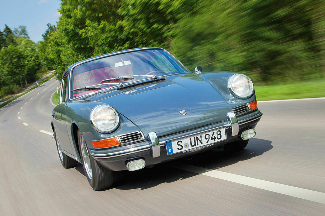 На фото Porsche 911