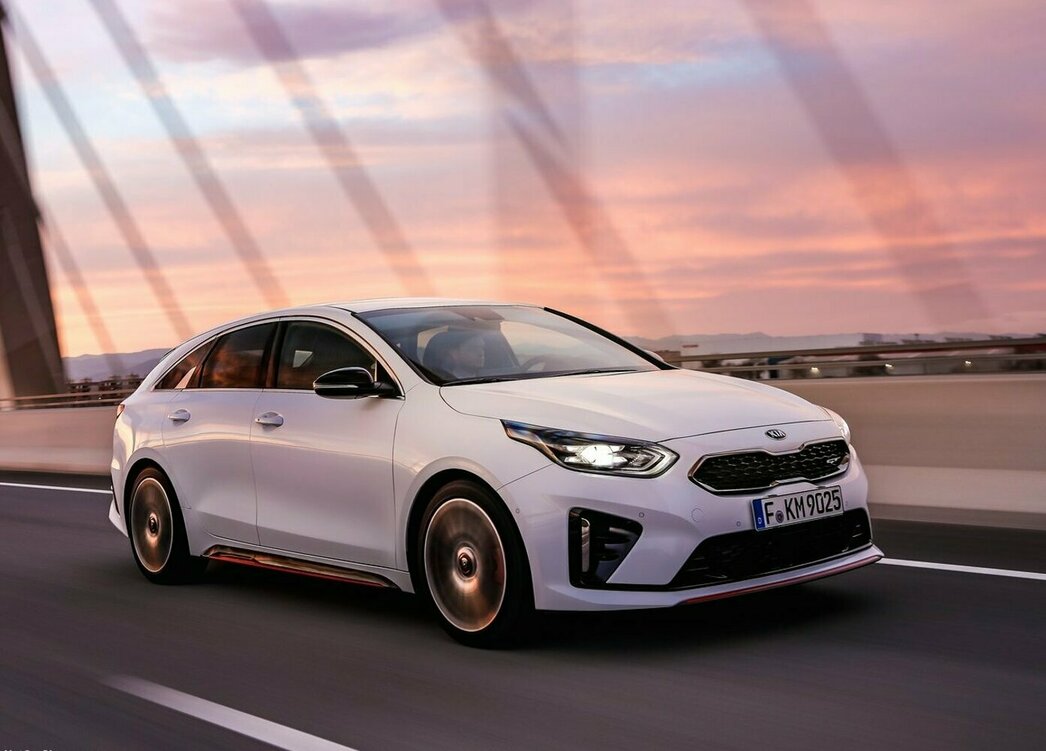 На фото KIA ProCeed