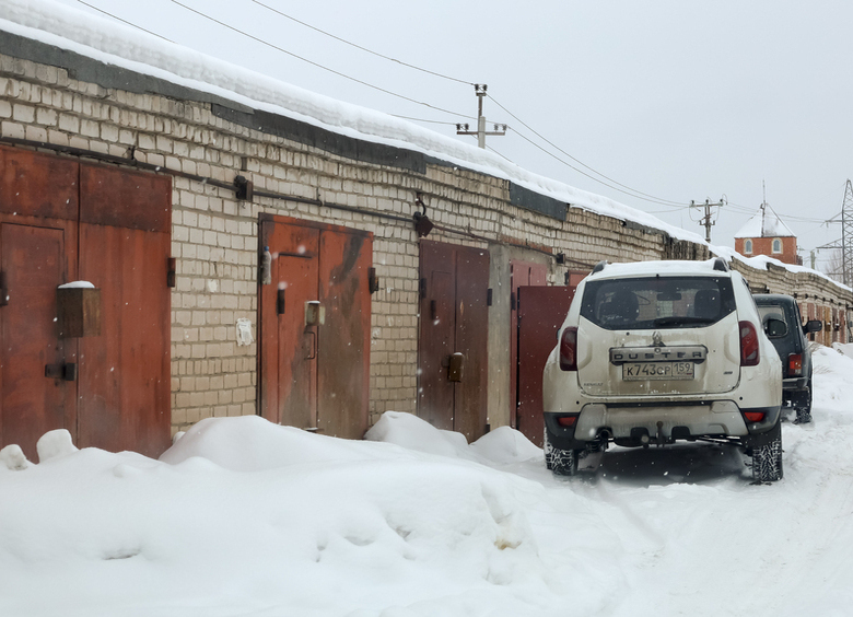 Изображение Зачем опытные автовладельцы вешают в гараже штору