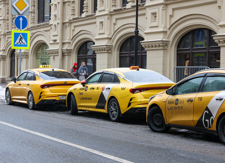 Изображение Московское такси поголовно пожелтеет в 2018 году