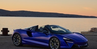 McLaren презентовал мощный гибридный кабриолет Artura Spider