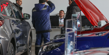 Эксперты объяснили, почему россияне начали скупать новые автомобили