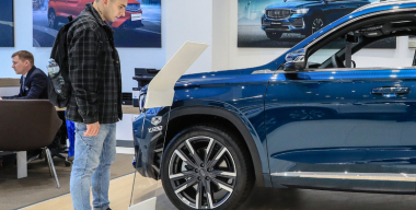 Режим экономии: россияне стали меньше тратить на автомобили