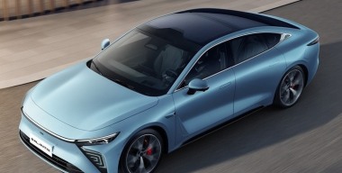 Электромобиль Exlantix ES получит полный привод и адаптивную подвеску