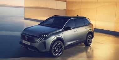 Peugeot рассекретил новое поколение кроссовера 5008